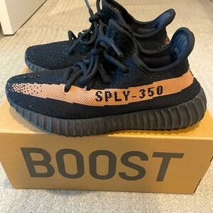 Adidas Yeezy Boost 350 V2 black and copper size 5 kids sneakers